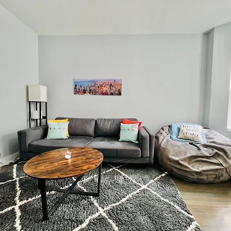 Lovely Logan Square 2-Bedroom In 芝加哥 外观 照片